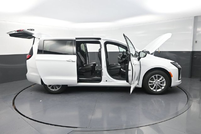 New 2027 Chrysler Pacifica Select AWD/4WD image 34