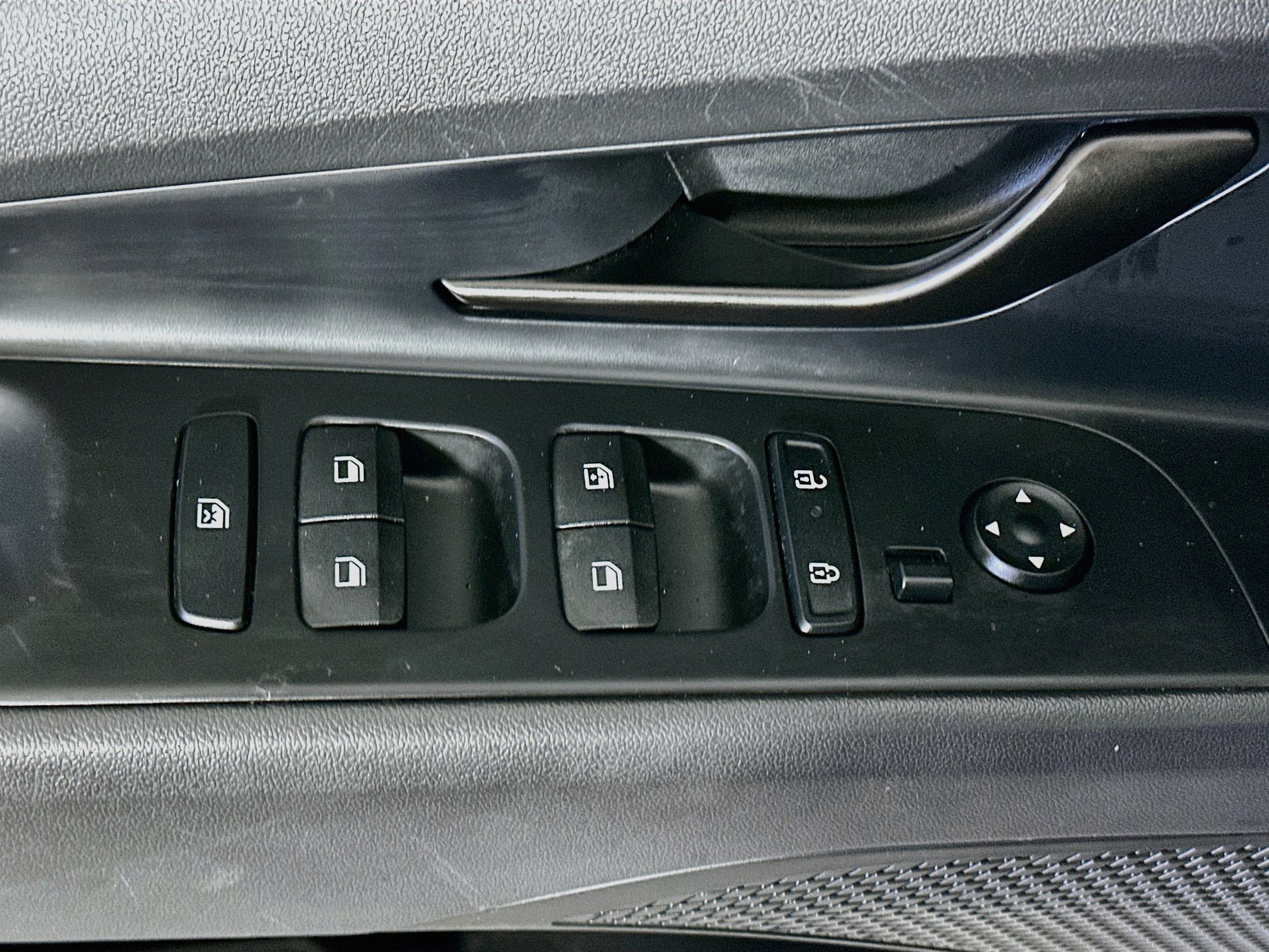 Used 2026 Hyundai Elantra Sport FWD image 15
