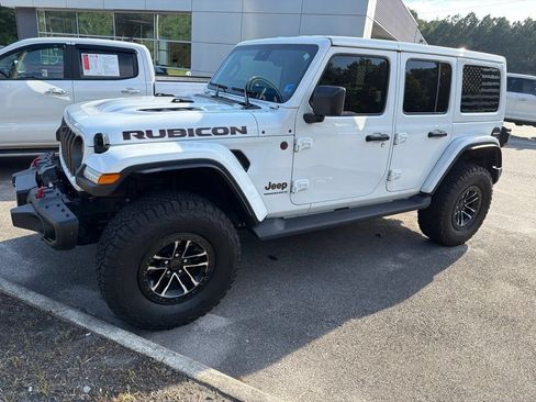 Used 2024 Jeep Wrangler Unlimited Rubicon AWD/4WD image 4