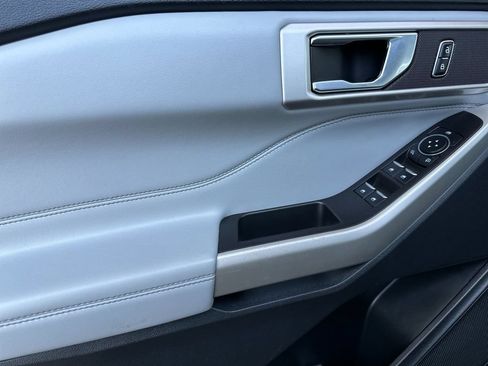 Certified 2021 Ford Explorer XLT w/ Equipment Group 202A RWD image 10