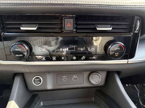 Used 2021 Nissan Rogue SV AWD/4WD image 30