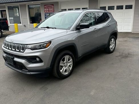 Used 2022 Jeep Compass Latitude AWD/4WD image 2