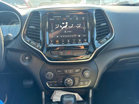 Used 2019 Jeep Cherokee Limited AWD/4WD image 14