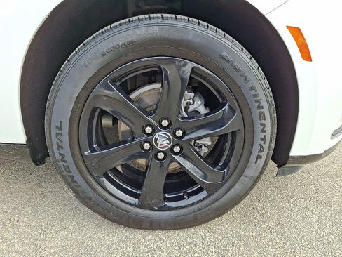 Certified 2024 Buick Enclave Essence w/ Experience Buick Package image 27