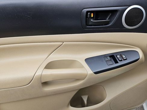 Used 2013 Toyota Tacoma 2WD Access Cab w/ SR5 Pkg image 12