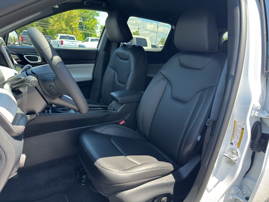 New 2026 Jeep Compass Limited AWD/4WD image 11