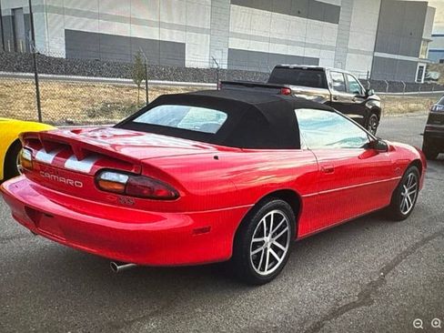 Used 2002 Chevrolet Camaro Z28 w/ SS Performance/Appearance Pkg RWD image 3