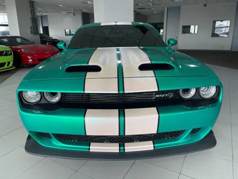 Used 2019 Dodge Challenger SRT Hellcat Redeye image 2