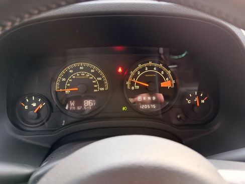 Used 2014 Jeep Patriot Latitude AWD/4WD image 33