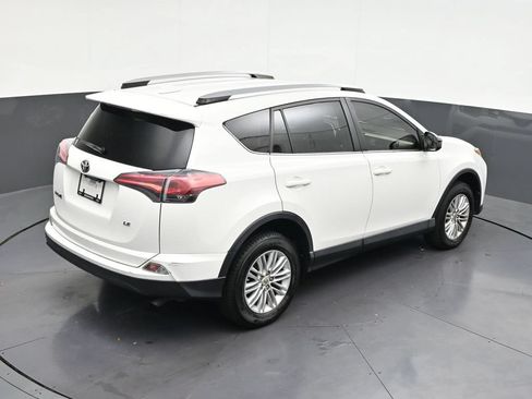 Used 2017 Toyota RAV4 LE FWD image 23