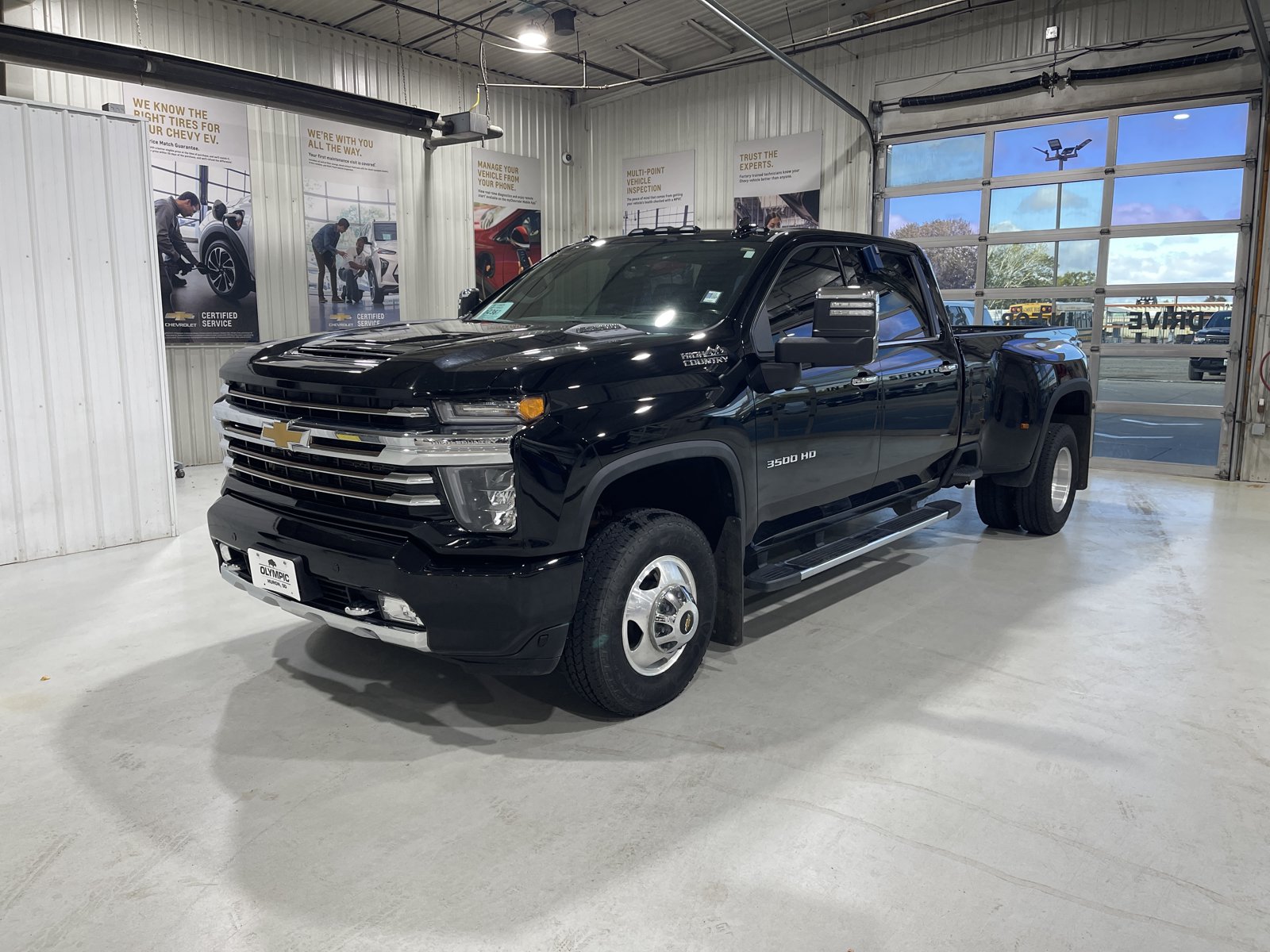 Used 2022 Chevrolet Silverado 3500 High Country AWD/4WD image 4