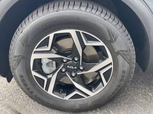 Used 2023 Kia Sportage LX image 13
