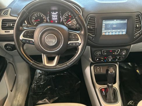 Used 2020 Jeep Compass Latitude FWD image 15