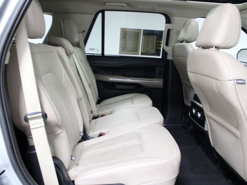 Used 2024 Ford Expedition Limited image 34