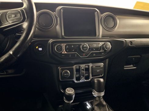 Used 2022 Jeep Gladiator Sport AWD/4WD image 16