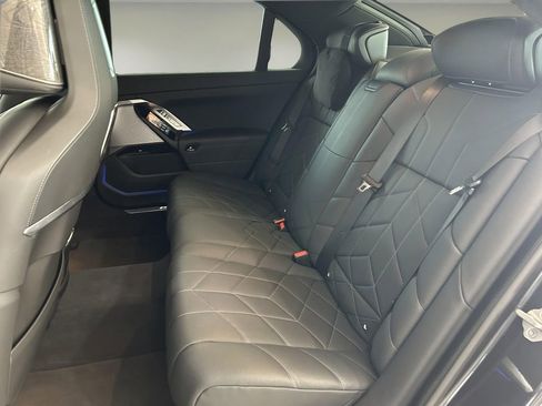 Used 2023 BMW i7 xDrive60 image 20