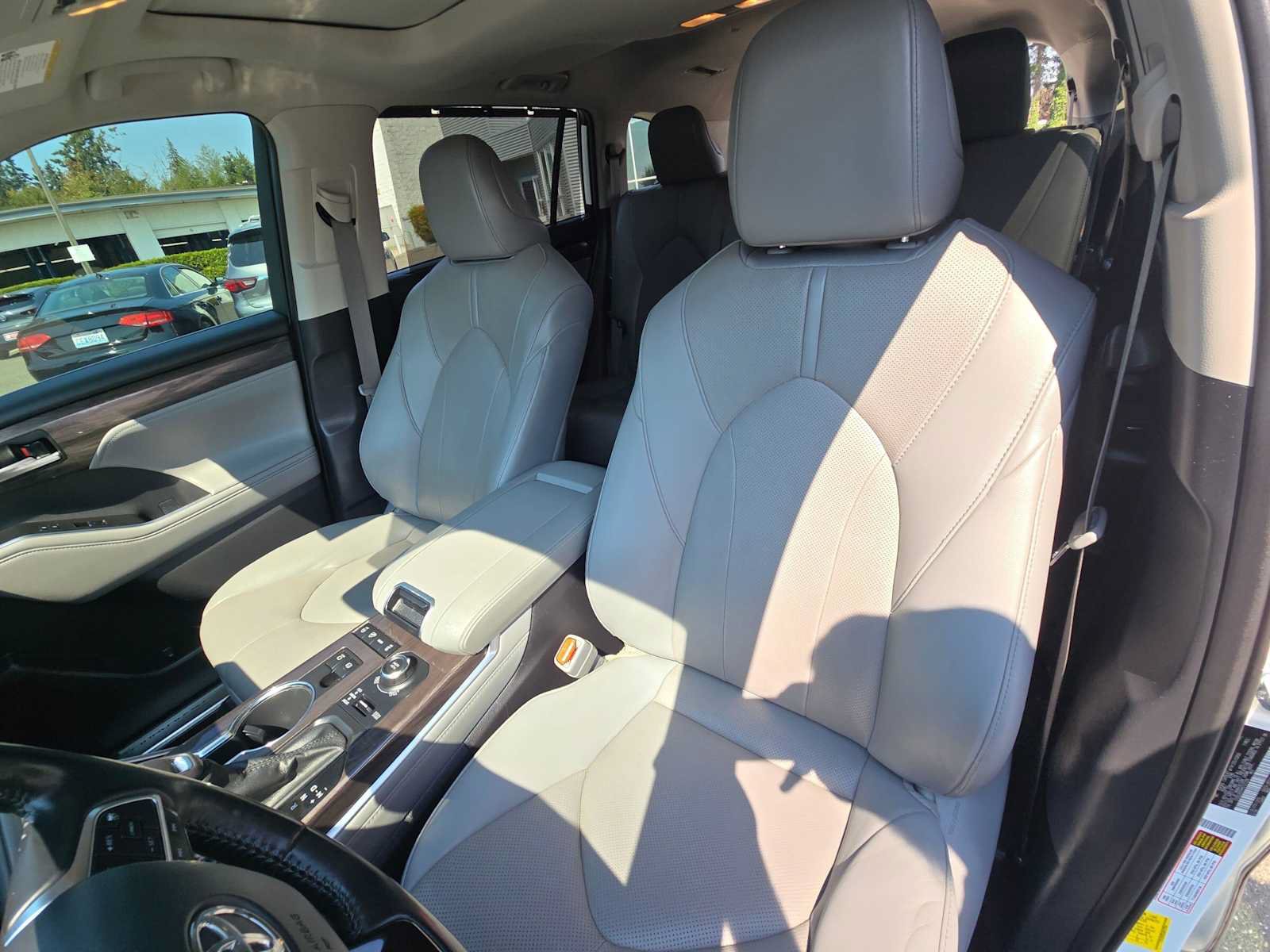 Used 2021 Toyota Highlander Limited AWD/4WD image 22