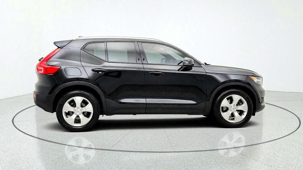 Used 2019 Volvo XC40 T5 Momentum AWD/4WD image 4