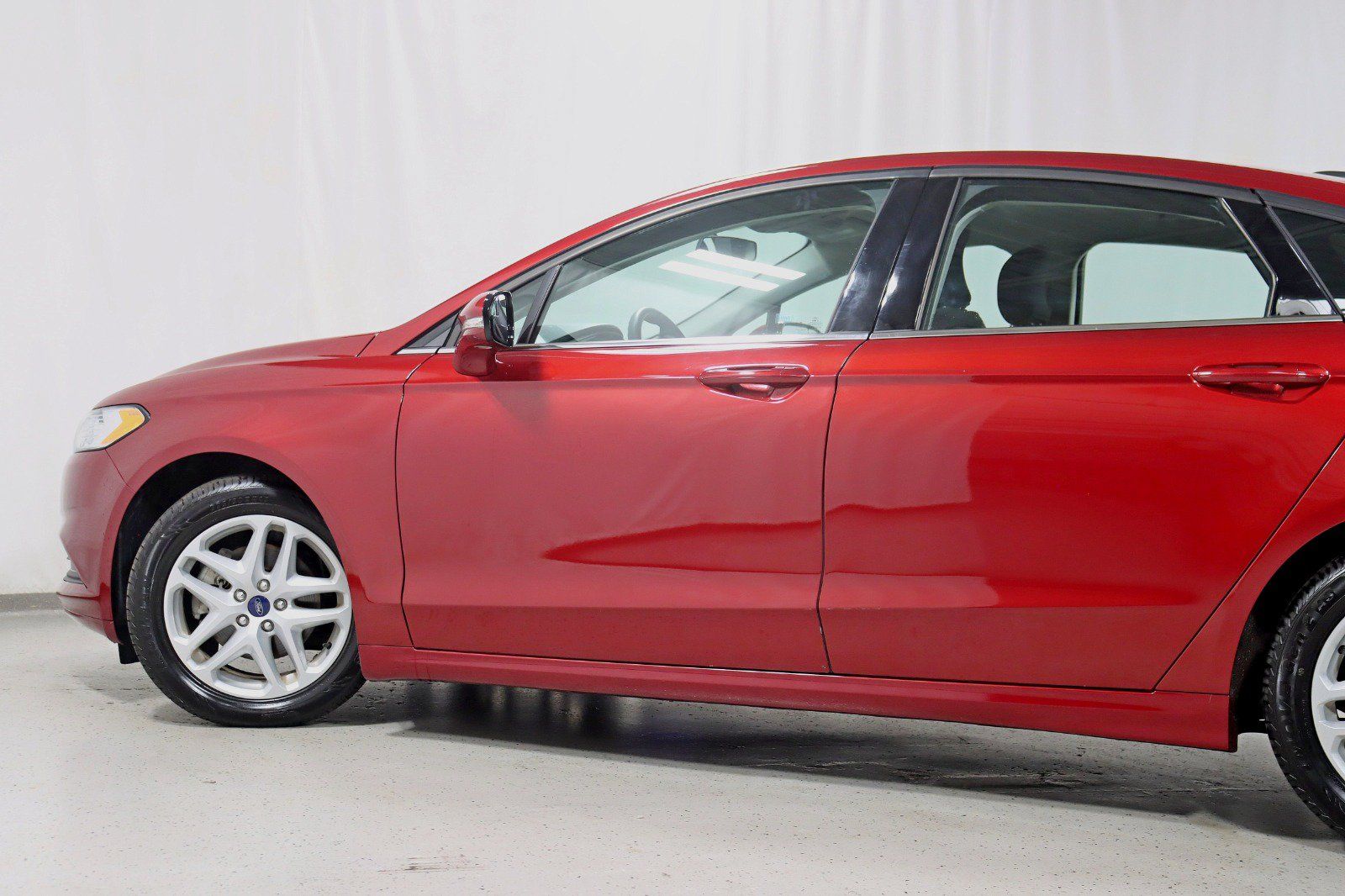 Used 2016 Ford Fusion SE FWD image 11