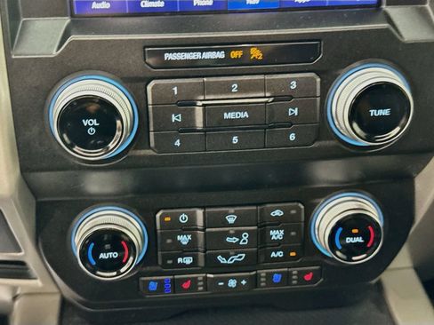 Used 2019 Ford F150 Lariat w/ Equipment Group 502A Luxury AWD/4WD image 20