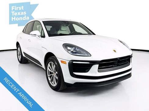 Used 2024 Porsche Macan Base image 1