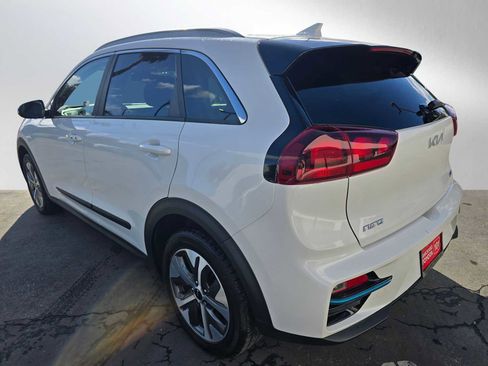 Used 2022 Kia Niro EX w/ Cold Weather Package image 5