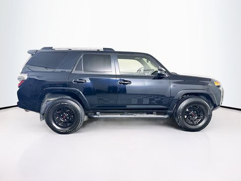 Used 2021 Toyota 4Runner SR5 AWD/4WD image 10