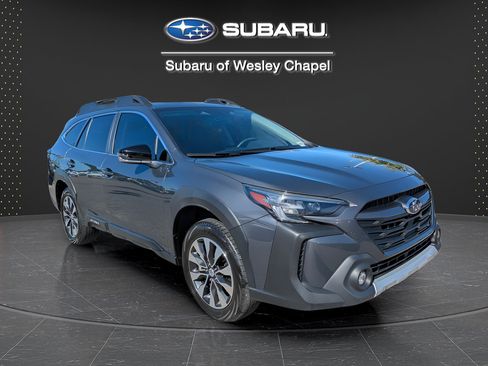 Used 2025 Subaru Outback Premium AWD/4WD image 2