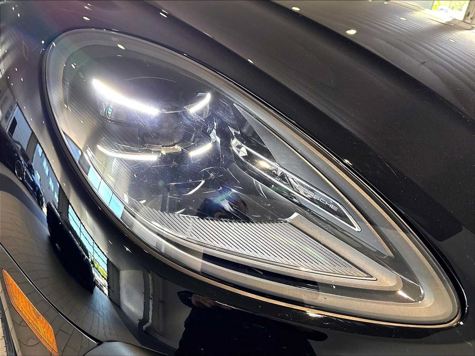Used 2026 Porsche Macan AWD/4WD image 16