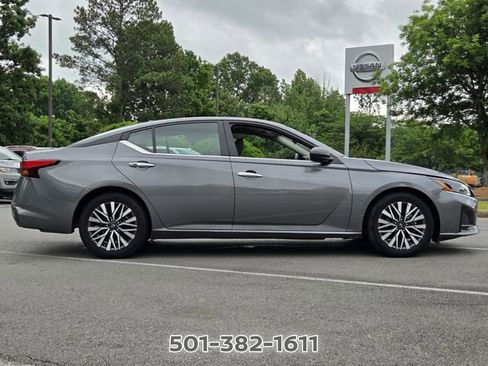 Certified 2024 Nissan Altima 2.5 SV FWD image 4