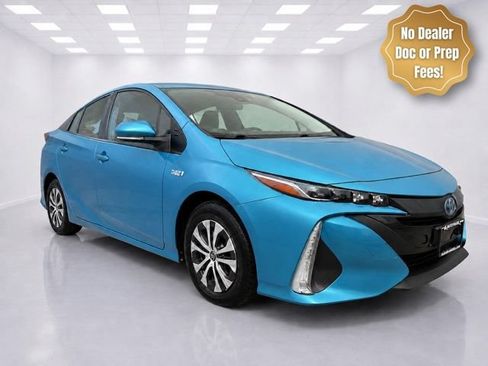 Used 2021 Toyota Prius Prime LE FWD image 3