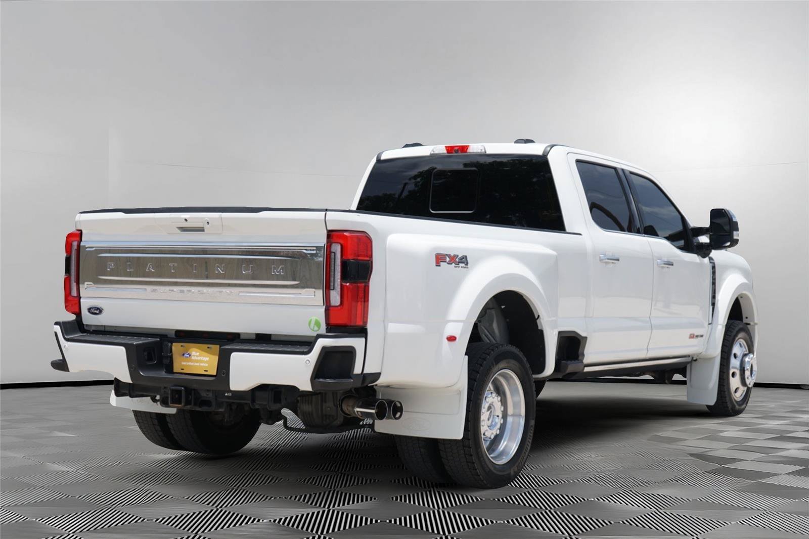 Used 2025 Ford F450 Platinum w/ Platinum Plus Package AWD/4WD image 5