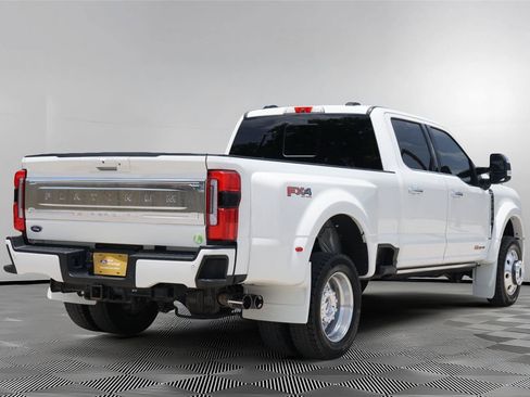 Certified 2025 Ford F450 Platinum w/ Platinum Plus Package AWD/4WD image 5