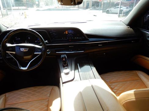 Used 2022 Cadillac Escalade Premium Luxury image 22