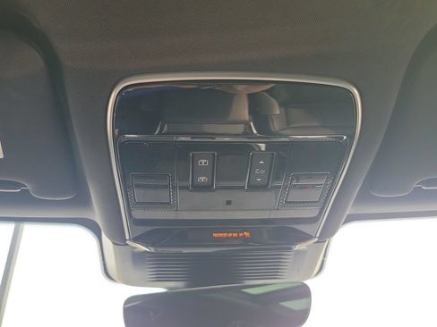 Used 2025 Land Rover Range Rover Sport SE AWD/4WD image 21
