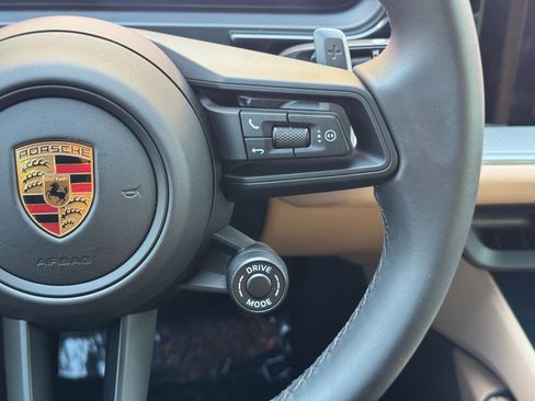 Used 2024 Porsche Cayenne Coupe AWD/4WD image 24