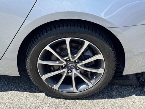 Used 2018 Acura TLX V6 w/ Technology Package FWD image 4