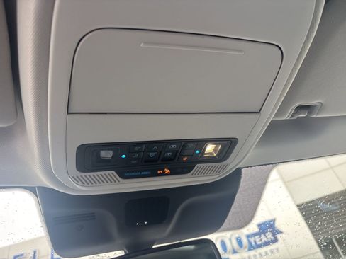 Used 2025 Ford Expedition Active image 27