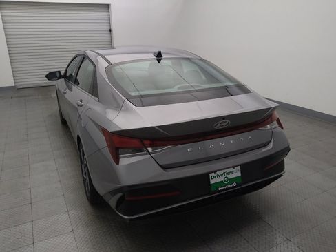 Used 2025 Hyundai Elantra SEL FWD image 6