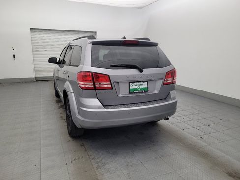 Used 2020 Dodge Journey SE w/ SE Popular Equipment Group image 6