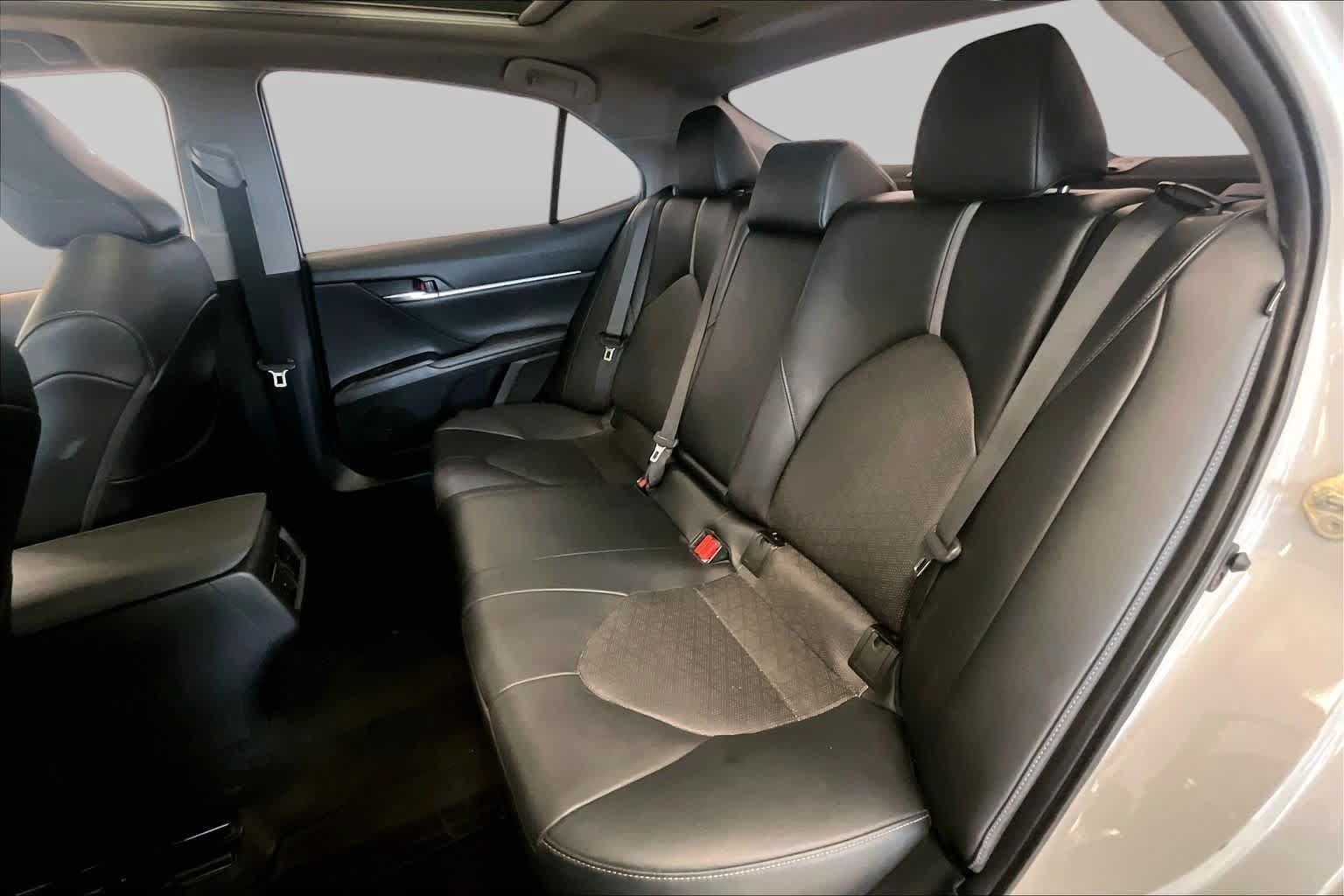 Used 2022 Toyota Camry XSE FWD image 17
