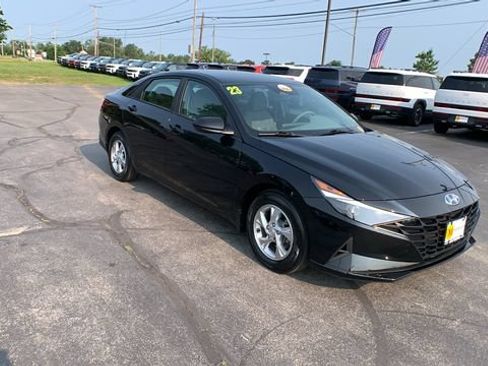 Used 2023 Hyundai Elantra SE FWD image 8