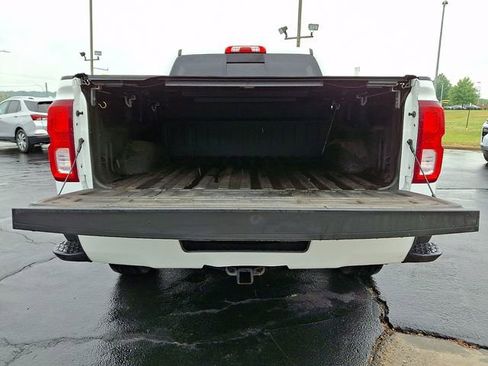 Used 2017 Chevrolet Silverado 1500 LTZ Z71 AWD/4WD image 30