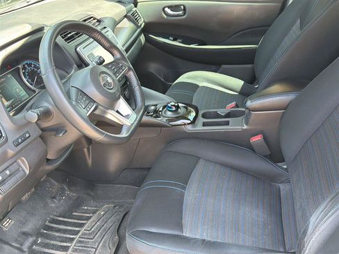 Used 2018 Nissan Leaf SV FWD image 5
