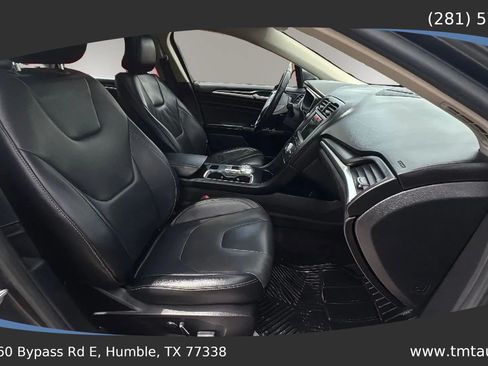 Used 2017 Ford Fusion Titanium FWD image 18