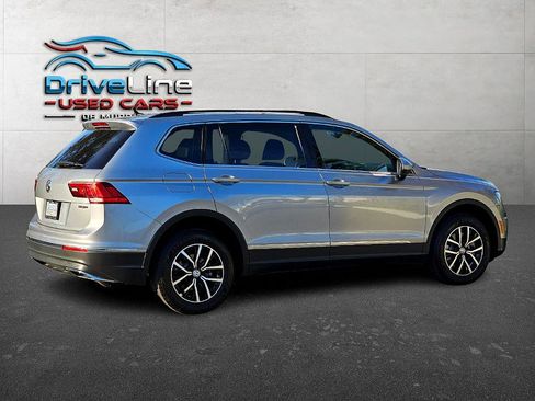 Used 2021 Volkswagen Tiguan SE image 2