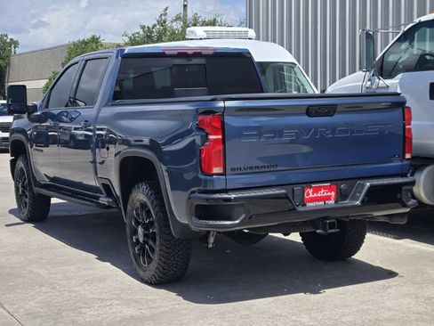 Used 2025 Chevrolet Silverado 2500 LTZ w/ Trail Boss Package AWD/4WD image 9