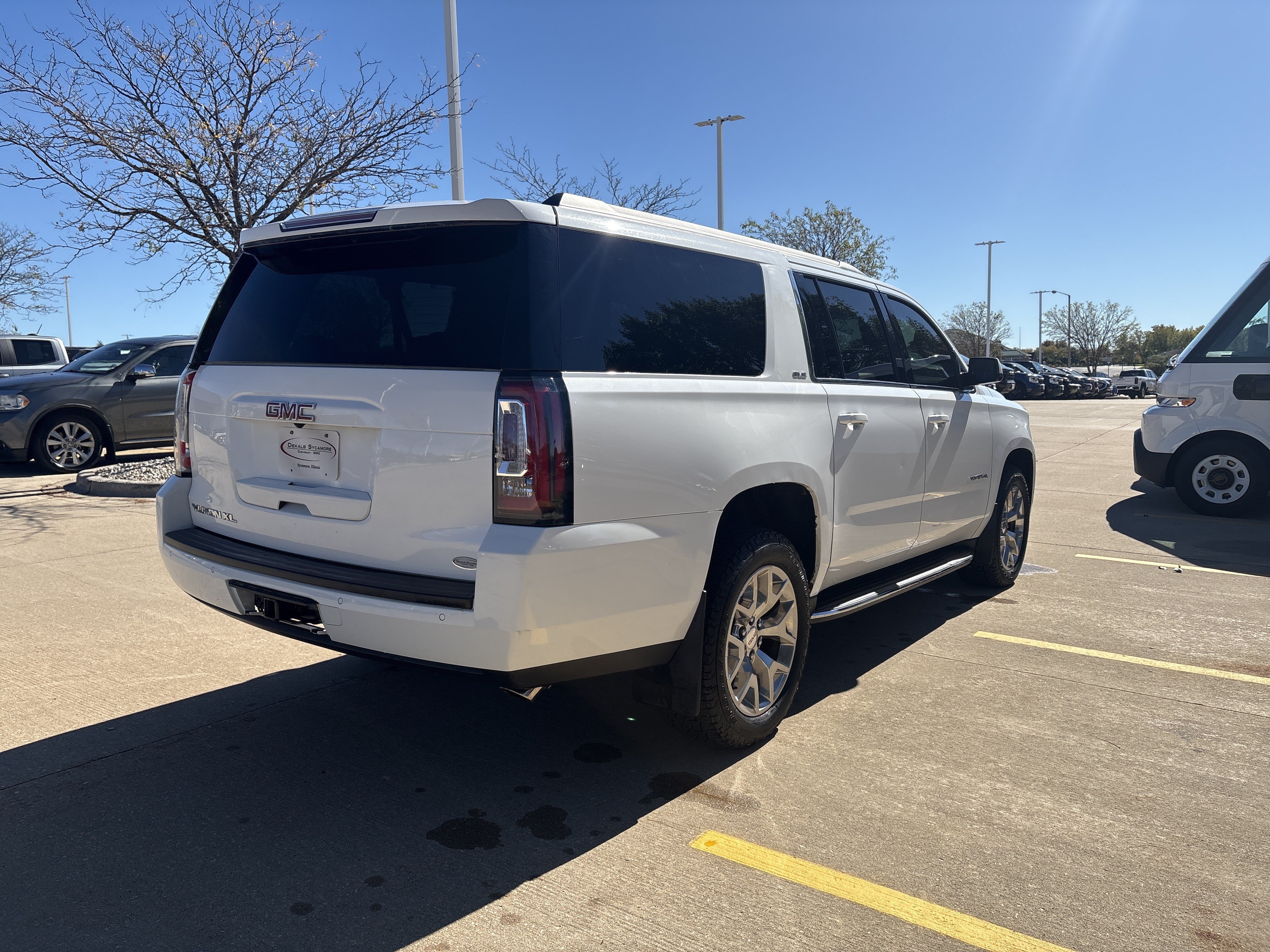 Used 2017 GMC Yukon XL SLE AWD/4WD image 9