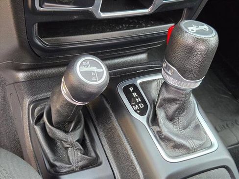 Used 2019 Jeep Wrangler Sport AWD/4WD image 19