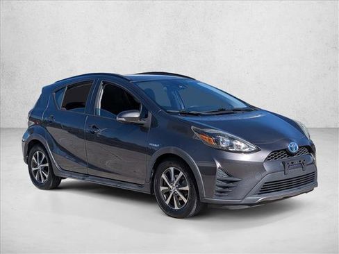 Used 2018 Toyota Prius C Two image 3